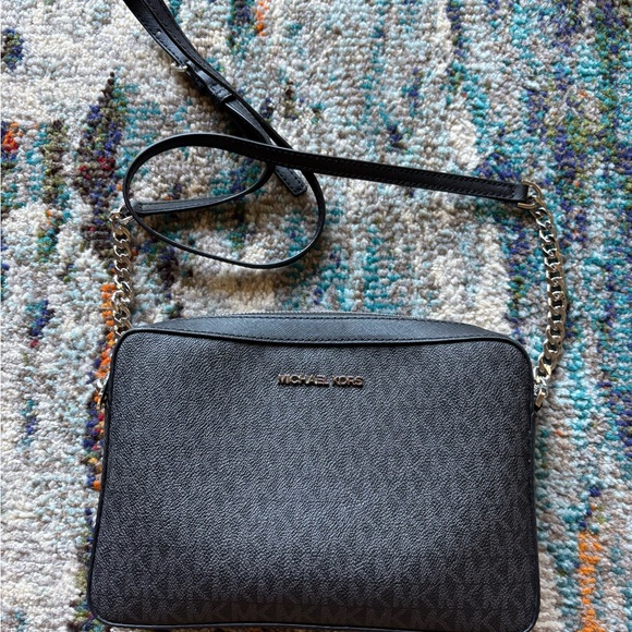 Purses - Picture 3 of 3